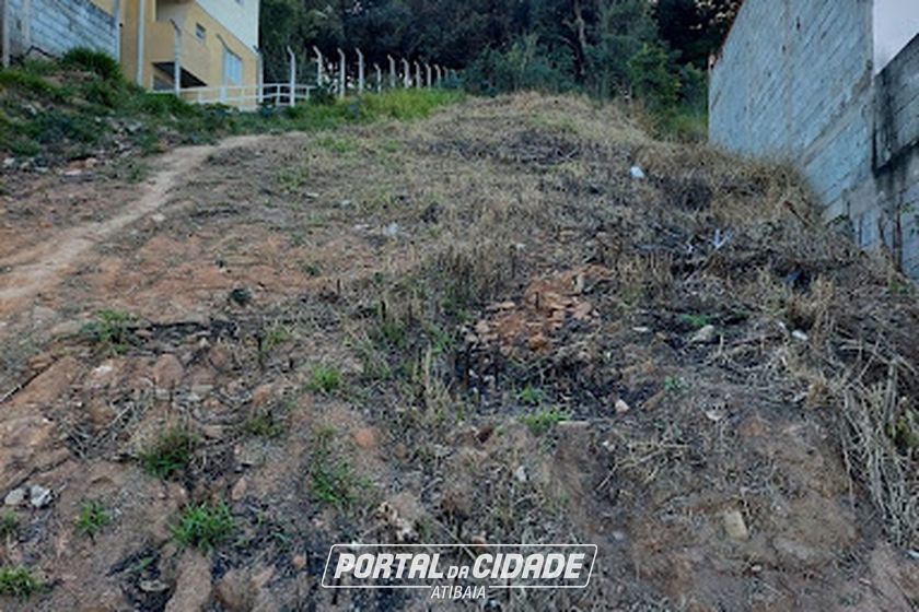 Terreno &agrave; venda - 350m&sup2; - Ch&aacute;cara Parque S&atilde;o Pedro