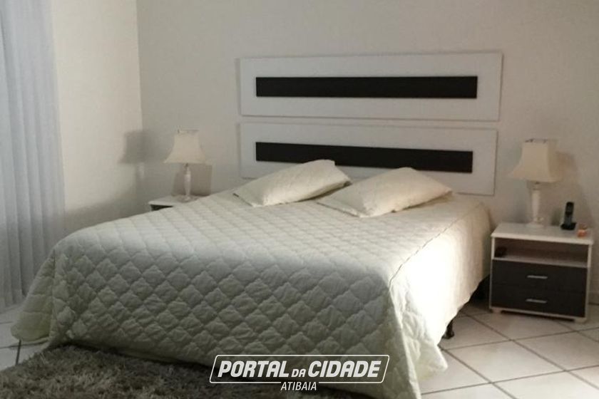 Casa &agrave; venda - 377m&sup2; - JARDIM DAS FLORES