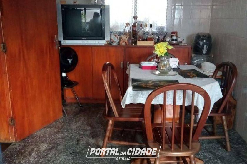 Casa &agrave; venda - 400m&sup2; - Jardim Siriema