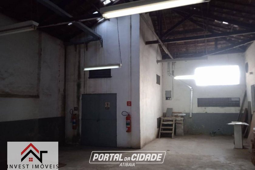 Sal&atilde;o Comercial para alugar - 2100m&sup2; - Centro