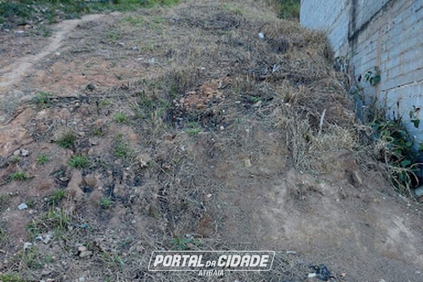 Terreno &agrave; venda - 350m&sup2; - Ch&aacute;cara Parque S&atilde;o Pedro