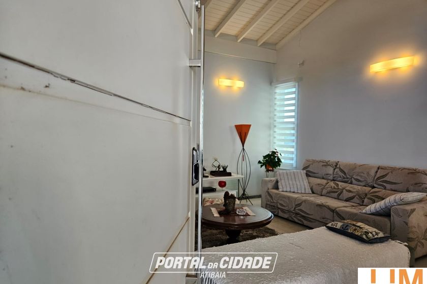 Casa &agrave; venda - 351m&sup2; - Vila Giglio