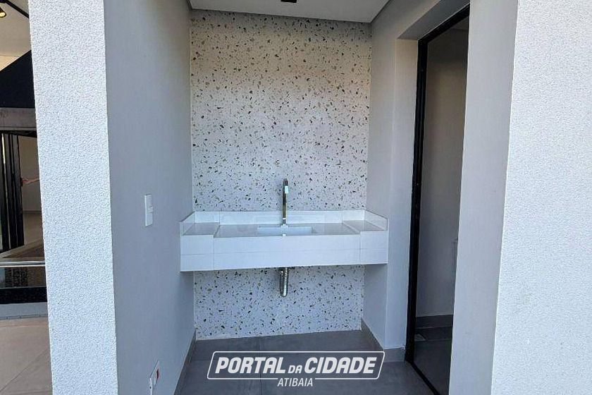 Casa &agrave; venda - 246m&sup2; - Condominio Alto da Floresta
