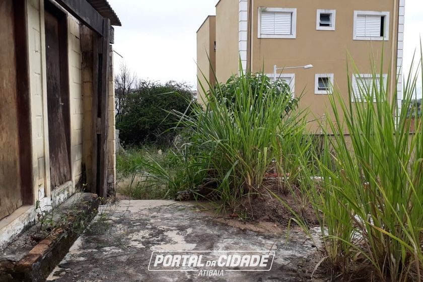 Terreno &agrave; venda - 298m&sup2; - JARDIM IMPERIAL