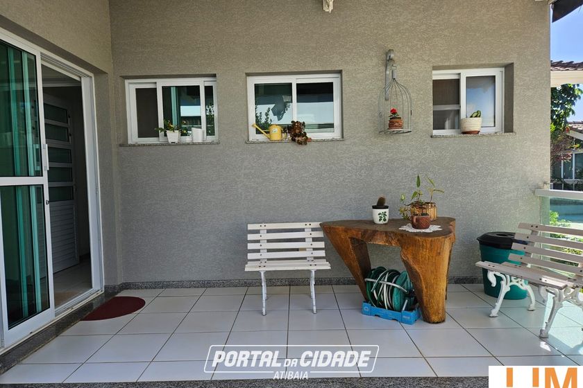 Casa &agrave; venda - 351m&sup2; - Vila Giglio