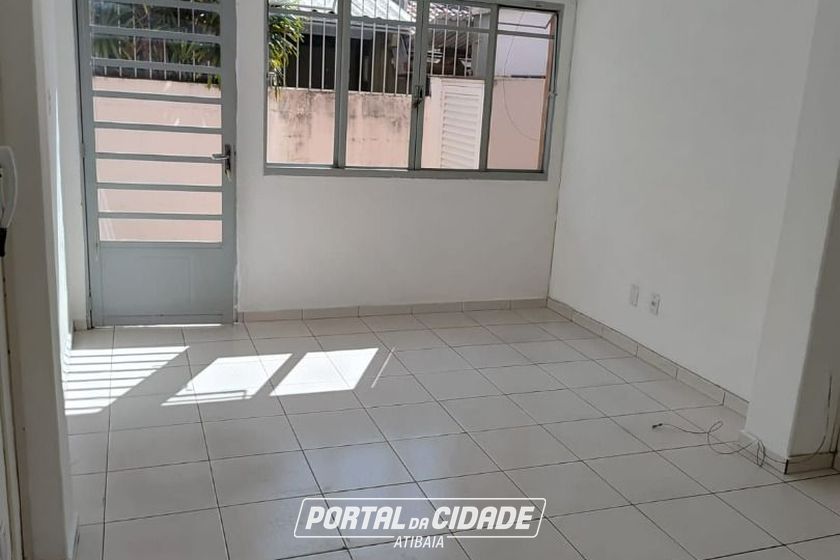 Sal&atilde;o Comercial para alugar - 27m&sup2; - Centro