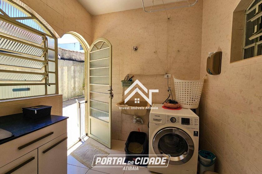 Casa &agrave; venda - 221m&sup2; - Jardim Shangri-L&aacute;