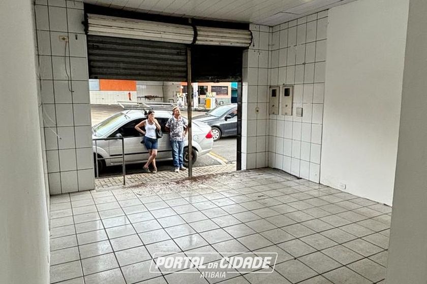 Sal&atilde;o Comercial &agrave; venda - CENTRO