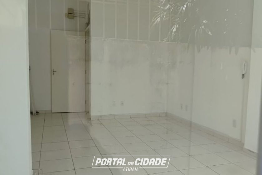 Sal&atilde;o Comercial para alugar - 27m&sup2; - Centro