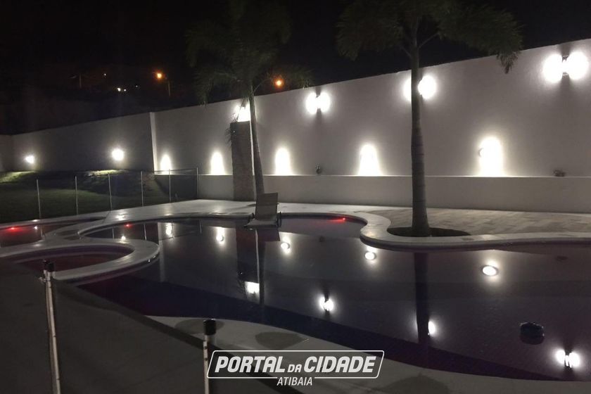 Casa &agrave; venda - 800m&sup2; - Condominio Shambala III