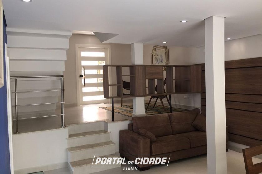 Casa &agrave; venda - 350m&sup2; - Jardim Eneide