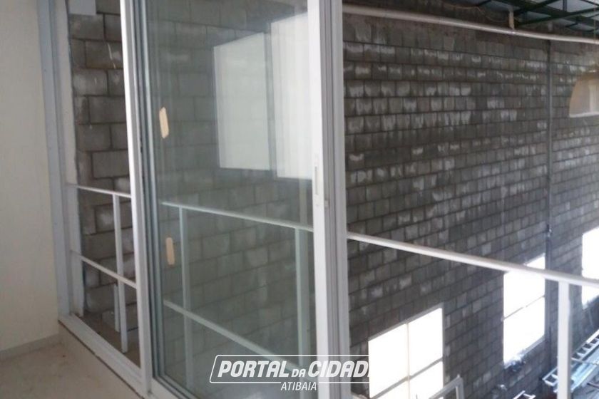 Sal&atilde;o Comercial para alugar - 688m&sup2; - Centro