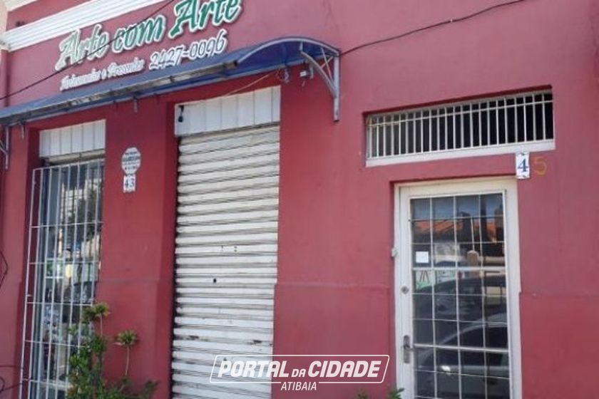 Sala Comercial &agrave; venda - 330m&sup2; - CENTRO