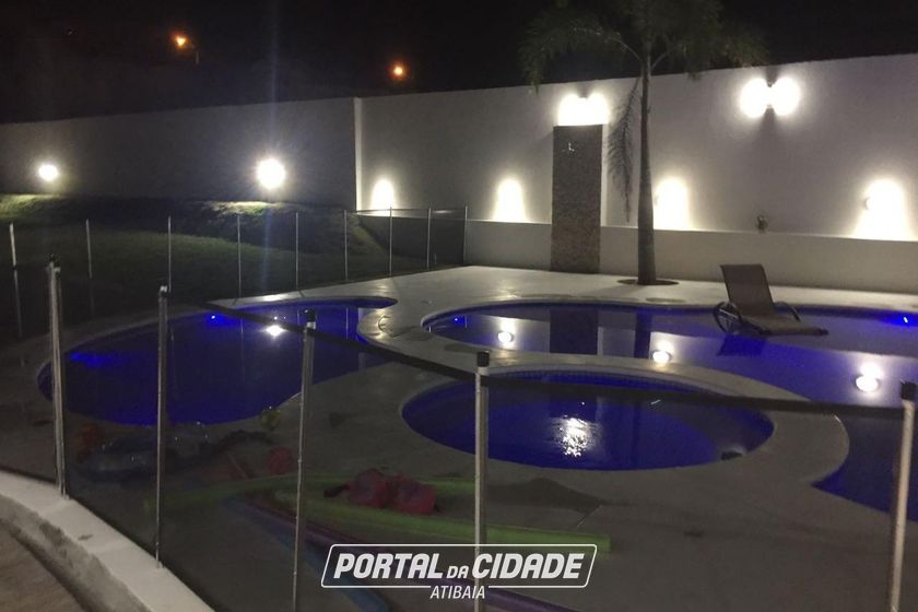 Casa &agrave; venda - 800m&sup2; - Condominio Shambala III
