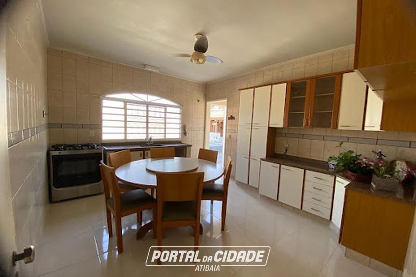 Casa para alugar - 307m&sup2; - Alvin&oacute;polis