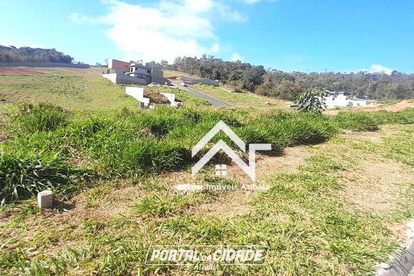 Terreno &agrave; venda - 300m&sup2; - Condom&iacute;nio Portal Lamis