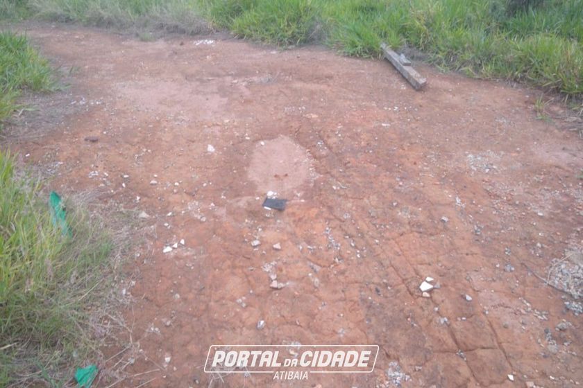 Terreno &agrave; venda - 600m&sup2; - ALVIN&Oacute;POLIS
