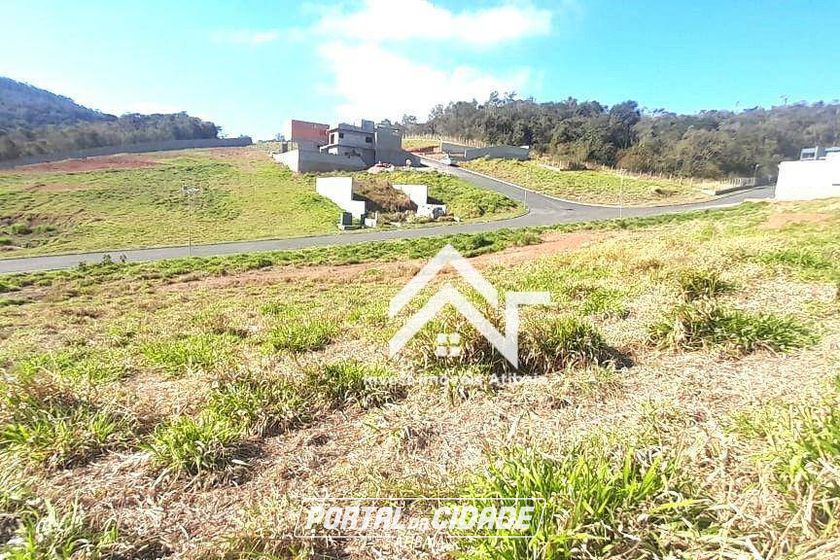 Terreno &agrave; venda - 300m&sup2; - Condom&iacute;nio Portal Lamis