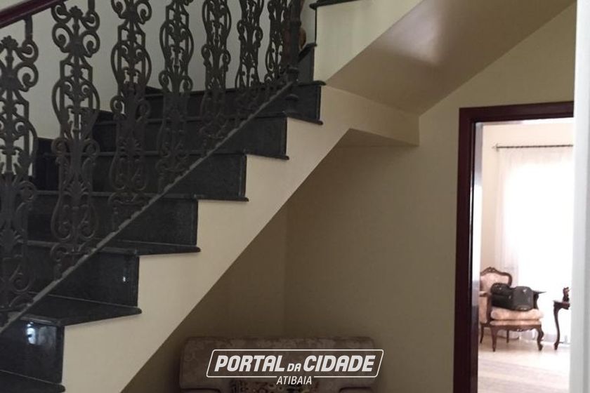 Casa &agrave; venda - 377m&sup2; - JARDIM DAS FLORES