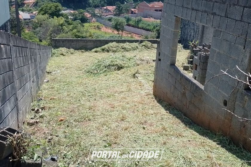 Terreno &agrave; venda - 412m&sup2; - santa maria