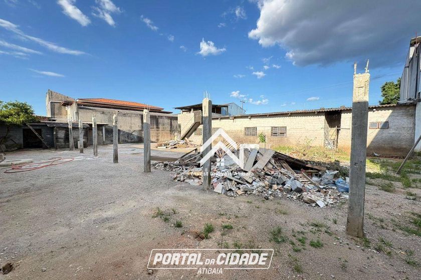 Sal&atilde;o Comercial &agrave; venda - 900m&sup2; - Jardim das Cerejeiras