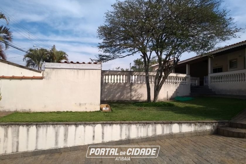 Casa &agrave; venda - 350m&sup2; - JD DO LAGO