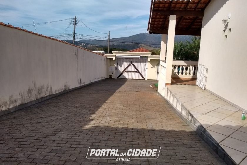 Casa &agrave; venda - 350m&sup2; - JD DO LAGO