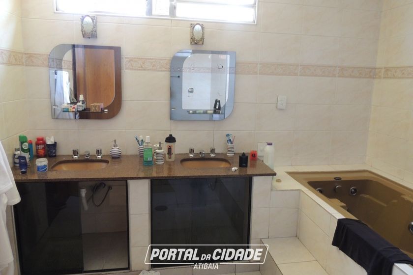 Casa &agrave; venda - 300m&sup2; - Jardim Vila Galv&atilde;o