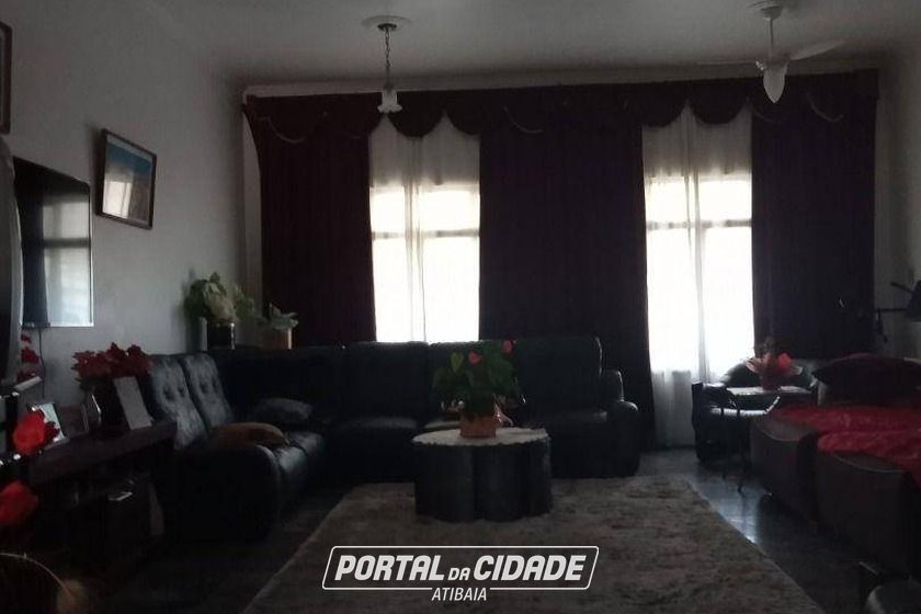 Casa &agrave; venda - 400m&sup2; - Jardim Siriema