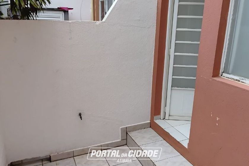 Sal&atilde;o Comercial para alugar - 27m&sup2; - Centro
