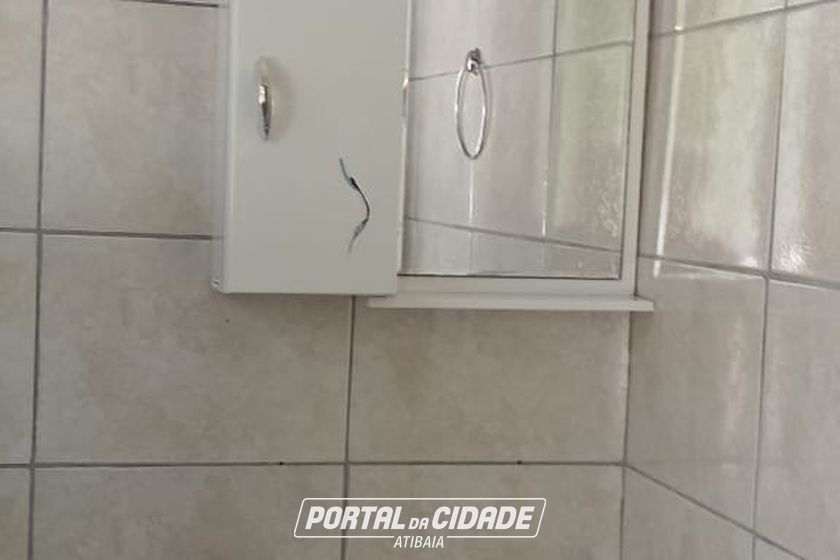 Ch&aacute;cara &agrave; venda - 301m&sup2; - Port&atilde;o