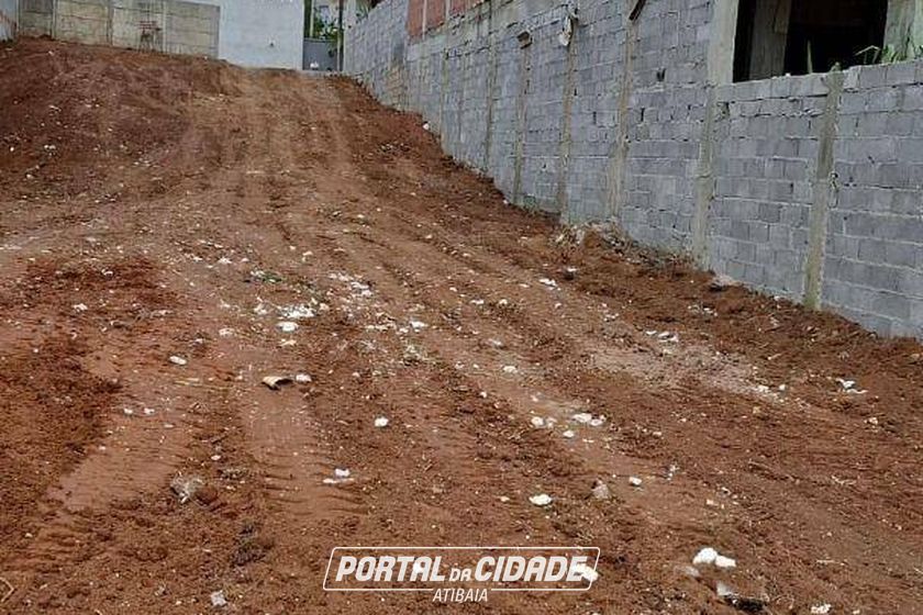 Terreno &agrave; venda - 400m&sup2; - Jardim dos Pinheiros