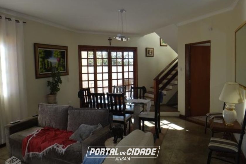 Casa &agrave; venda - 220m&sup2; - Jardim das Flores