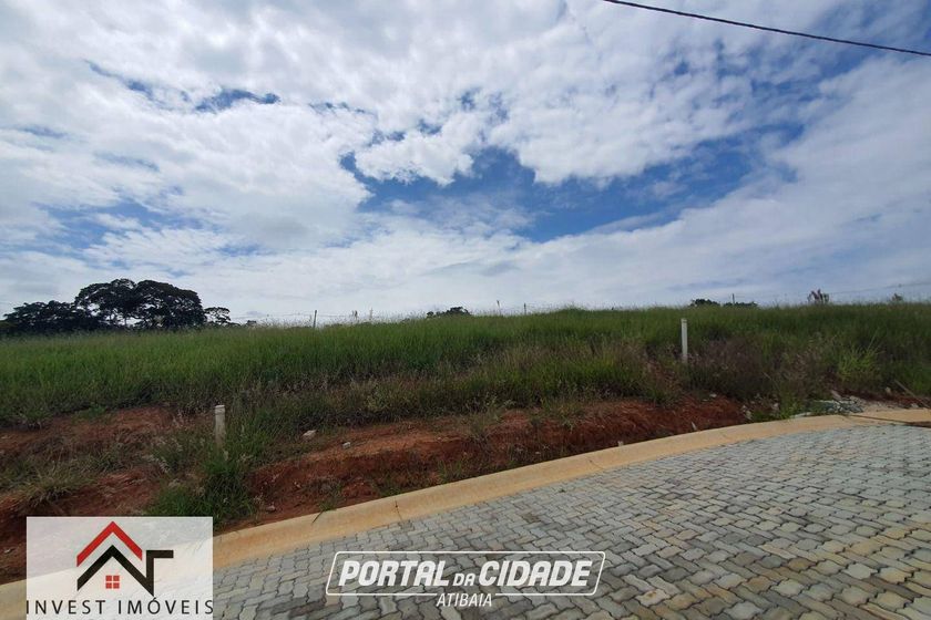 Terreno &agrave; venda - 250m&sup2; - Centro