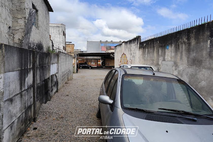 Terreno &agrave; venda - 1566m&sup2; - Centro