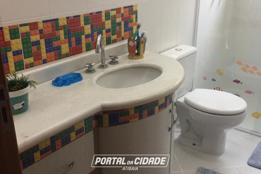 Casa &agrave; venda - 390m&sup2; - CONDOM&Iacute;NIO SERRA DA ESTRELA
