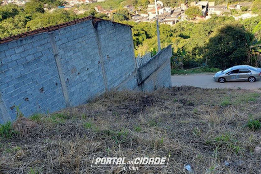 Terreno &agrave; venda - 350m&sup2; - Ch&aacute;cara Parque S&atilde;o Pedro