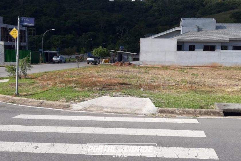 Terreno &agrave; venda - 682m&sup2; - RESIDENCIAL GRANVILLE