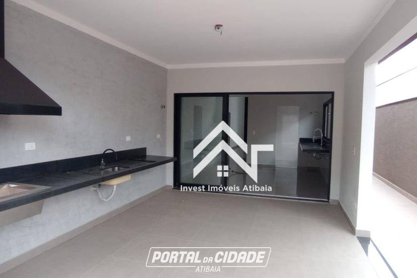 Casa &agrave; venda - 228m&sup2; - Ch&aacute;caras Maring&aacute;
