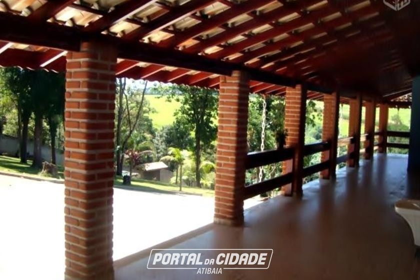 Ch&aacute;cara &agrave; venda - 2384m&sup2; - Vale dos Pinheiros