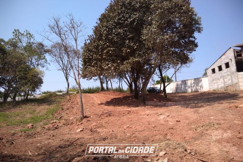 Terreno &agrave; venda - 1000m&sup2; - Vit&oacute;ria R&eacute;gia