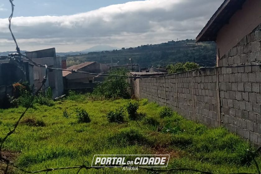Terreno &agrave; venda - 300m&sup2; - JARDIM IMPERIAL
