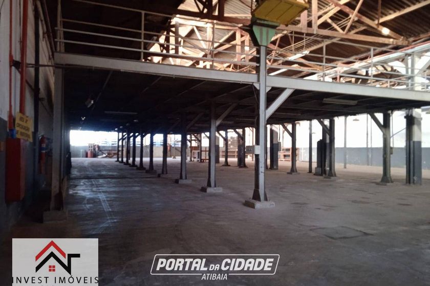 Sal&atilde;o Comercial para alugar - 2100m&sup2; - Centro