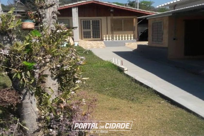 Casa para alugar - 240m&sup2; - Usina