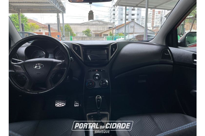 Hyundai HB20X