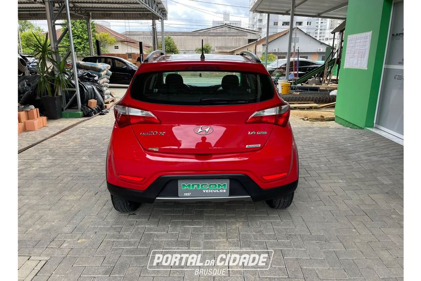 Hyundai HB20X