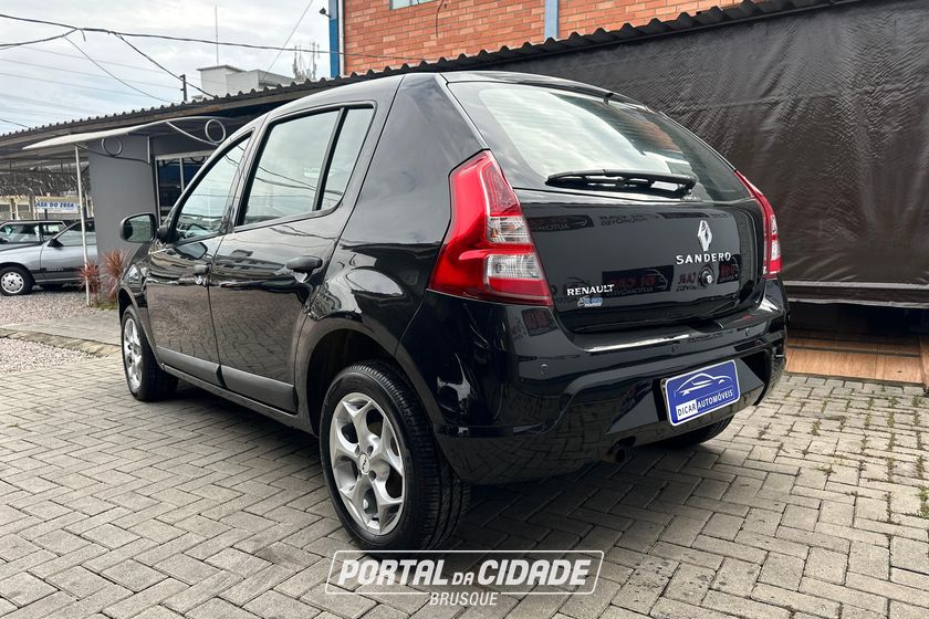 Renault SANDERO