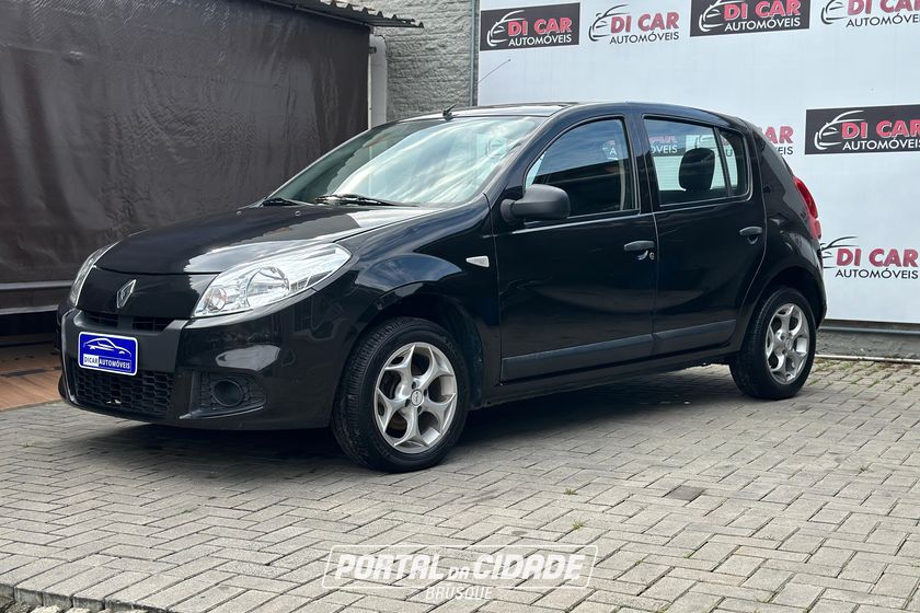 Renault SANDERO