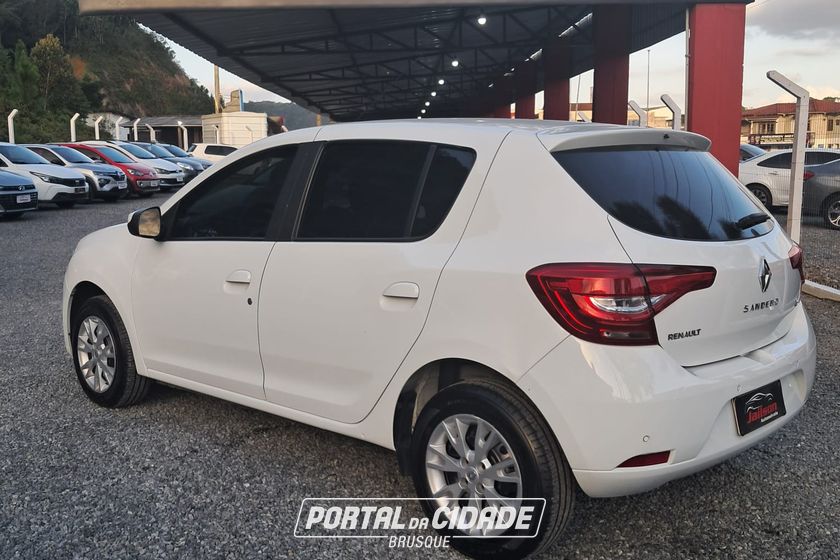 Renault SANDERO