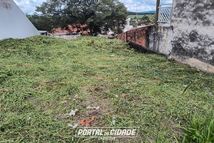 Terreno &agrave; venda - 250m&sup2; - Nova Cabre&uacute;va (Centro)